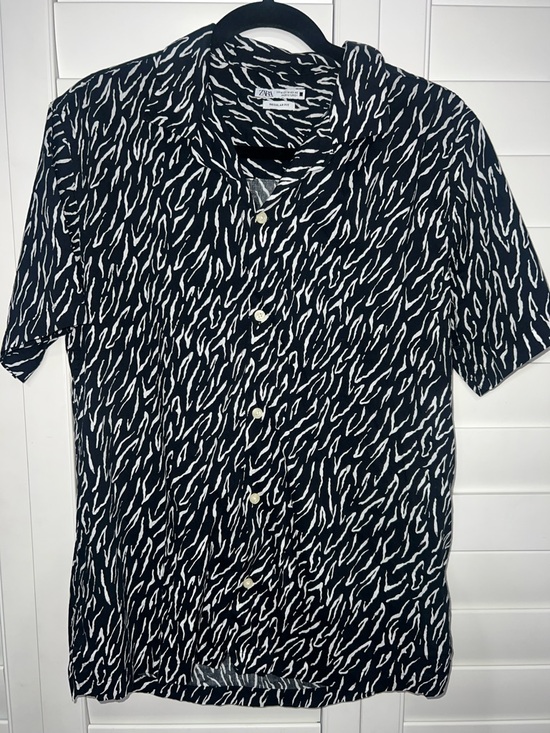 Zara Other - Zara Black Short-Sleeve Button-Down with White Wave Print size M